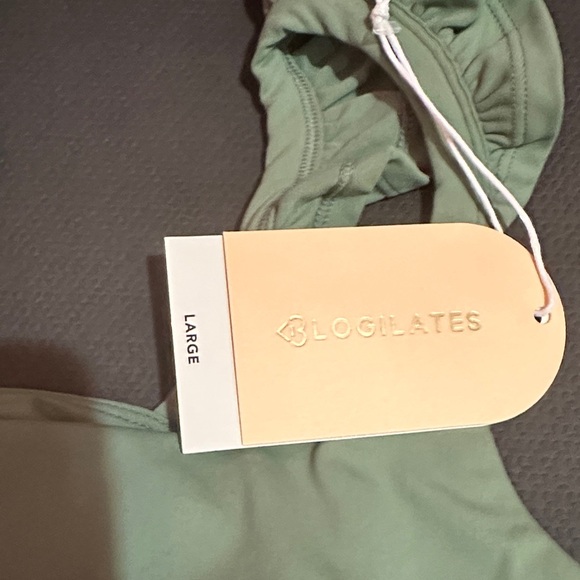 Blogilates Sage Ruffle Ruffle Tank - Picture 2 of 6